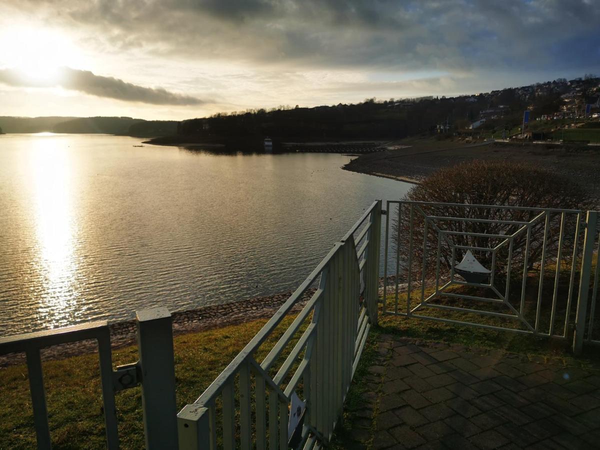 Ferienhaus Mit Riesen Garten, Drei Terrassen, Toller Aussicht Am Waldrand, Auch Als Monteur-Wohnung Hemer Exterior photo